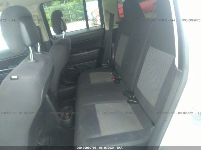 Photo 7 VIN: 1J4NT1GA7BD270608 - JEEP PATRIOT 