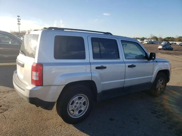 Photo 2 VIN: 1J4NT1GA8BD102850 - JEEP PATRIOT SP 