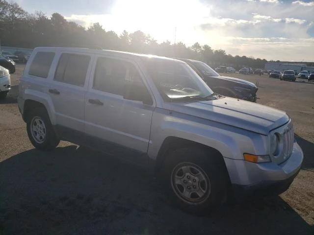 Photo 3 VIN: 1J4NT1GA8BD102850 - JEEP PATRIOT SP 