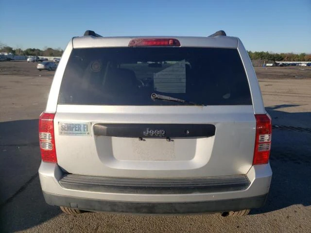 Photo 5 VIN: 1J4NT1GA8BD102850 - JEEP PATRIOT SP 