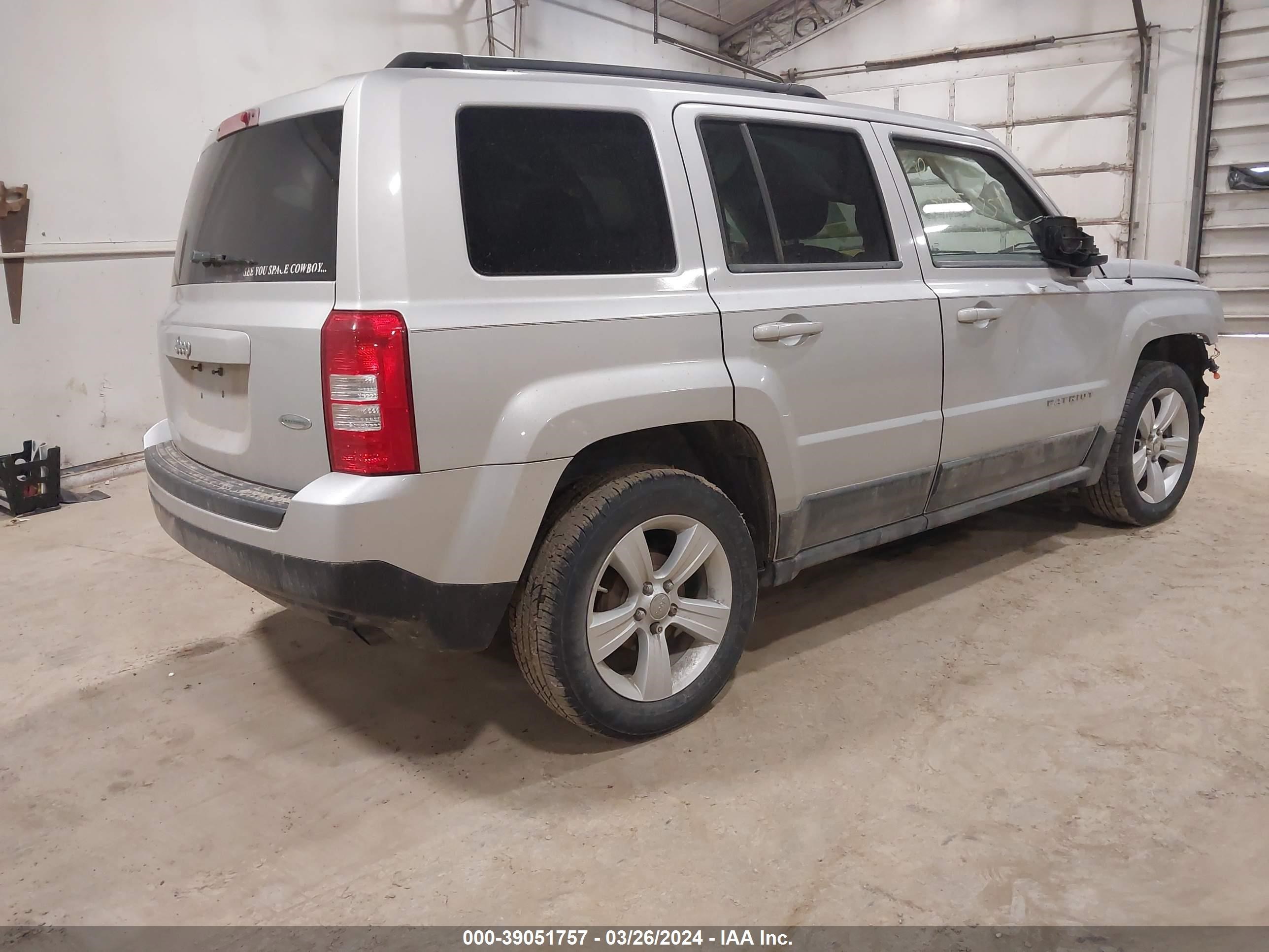 Photo 3 VIN: 1J4NT1GA9BD105322 - JEEP LIBERTY (PATRIOT) 