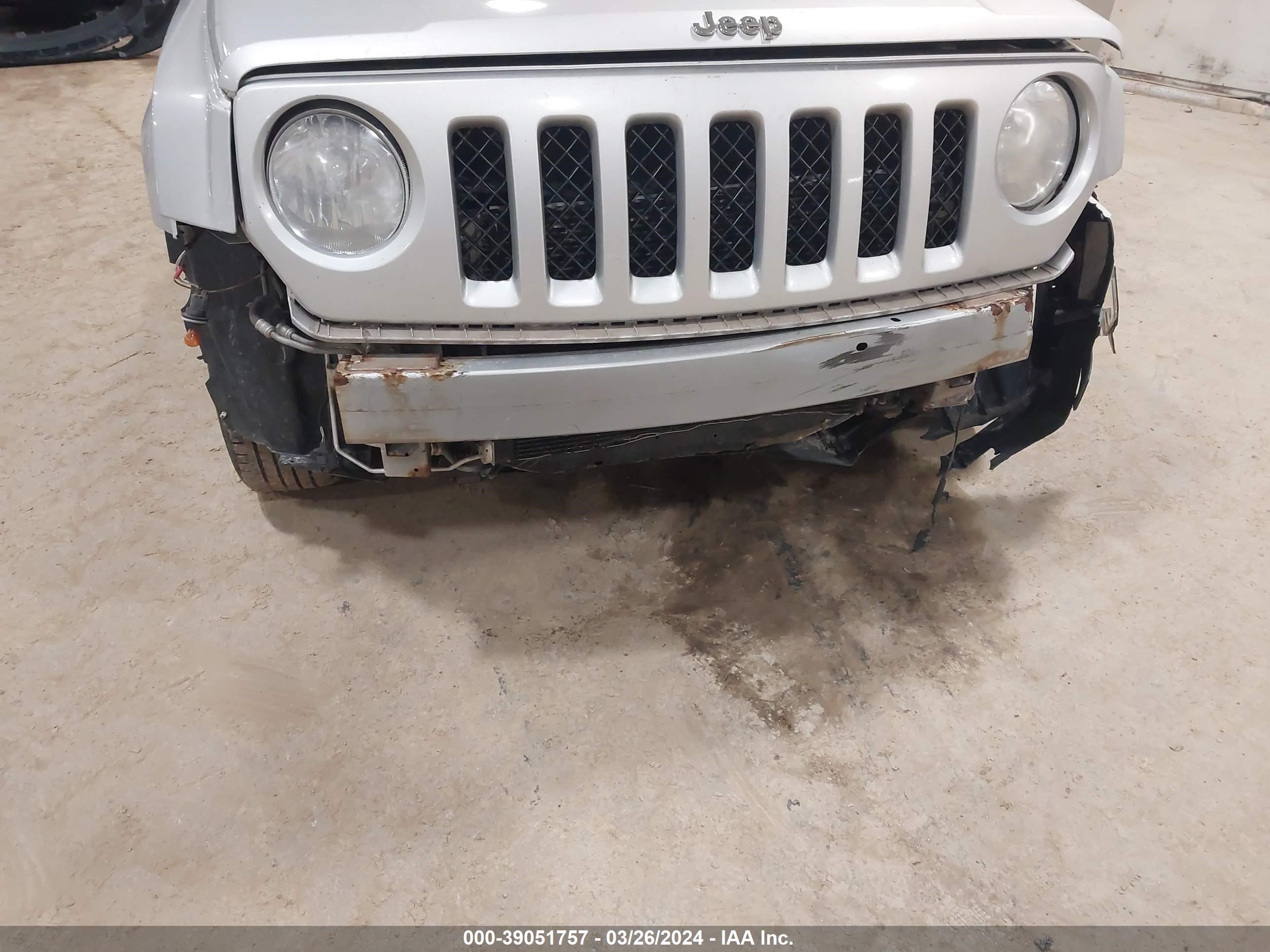 Photo 6 VIN: 1J4NT1GA9BD105322 - JEEP LIBERTY (PATRIOT) 