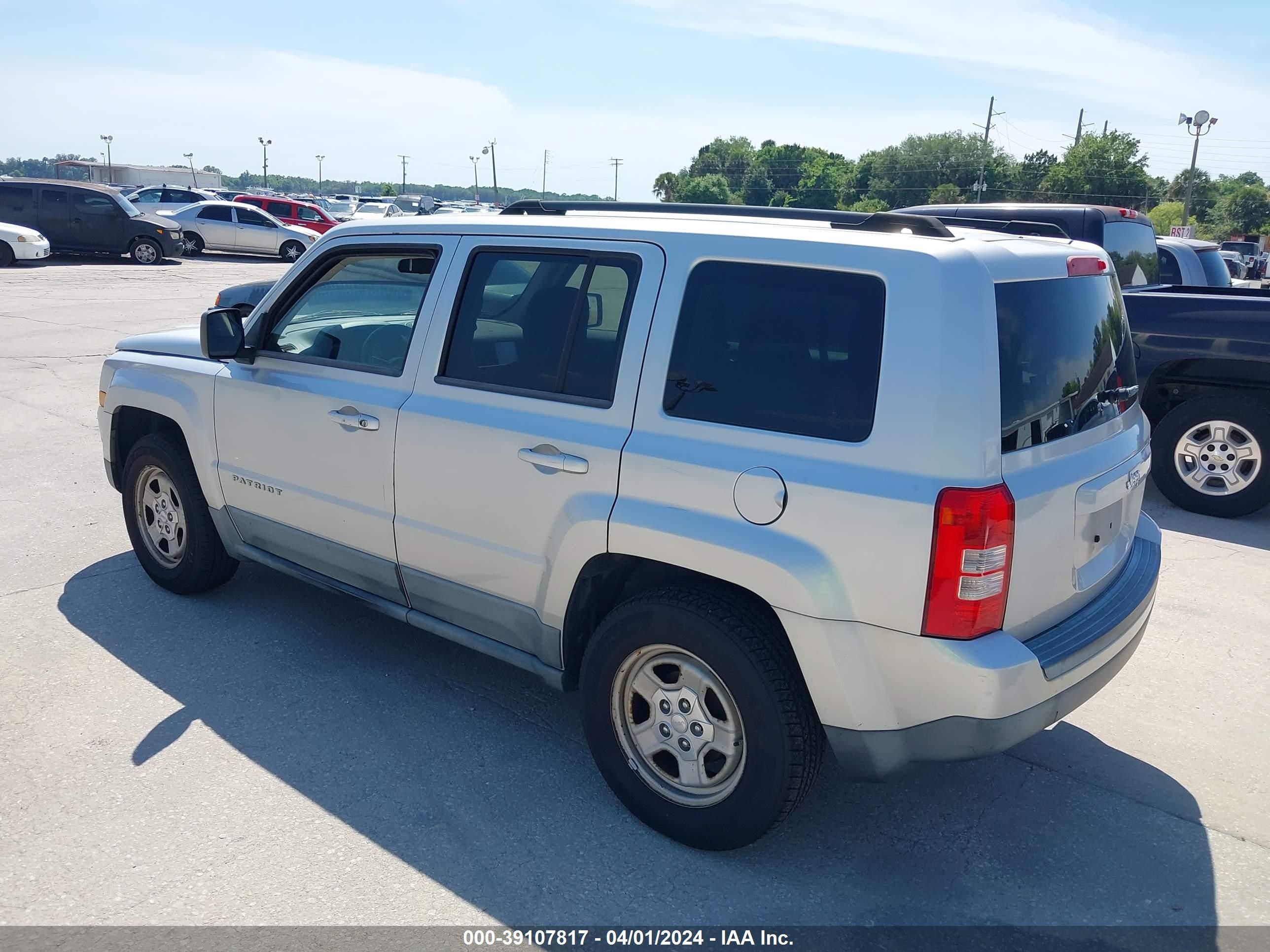 Photo 2 VIN: 1J4NT1GA9BD159770 - JEEP LIBERTY (PATRIOT) 