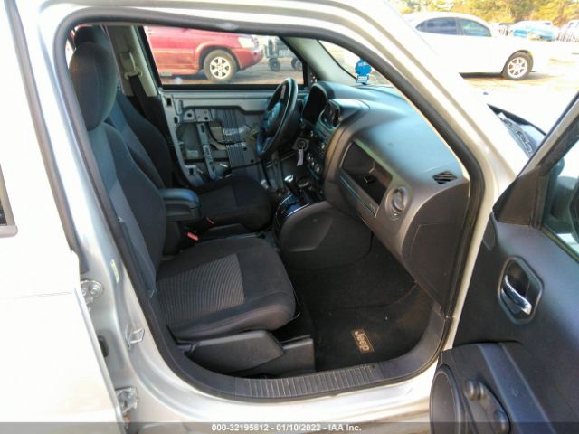 Photo 4 VIN: 1J4NT1GAXBD128155 - JEEP PATRIOT 