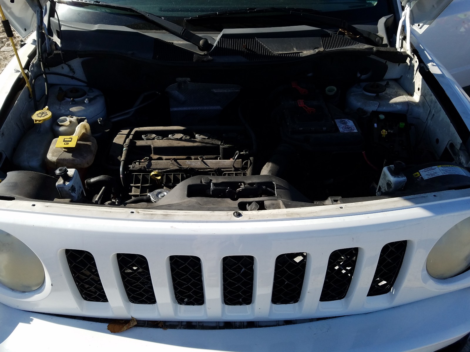 Photo 6 VIN: 1J4NT1GAXBD228188 - JEEP PATRIOT SP 