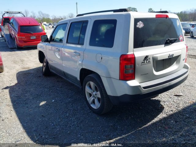 Photo 2 VIN: 1J4NT1GAXBD287600 - JEEP PATRIOT 