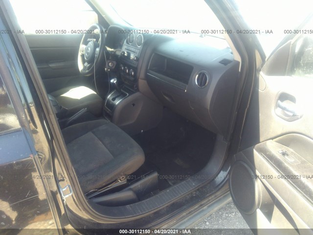 Photo 4 VIN: 1J4NT1GB0BD157592 - JEEP PATRIOT 