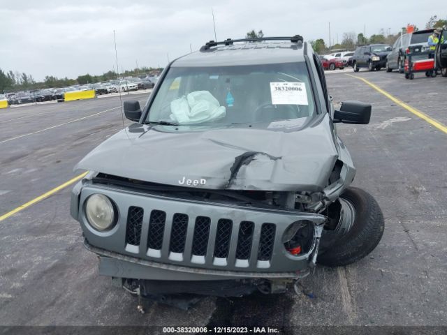 Photo 5 VIN: 1J4NT1GB2BD203911 - JEEP PATRIOT 