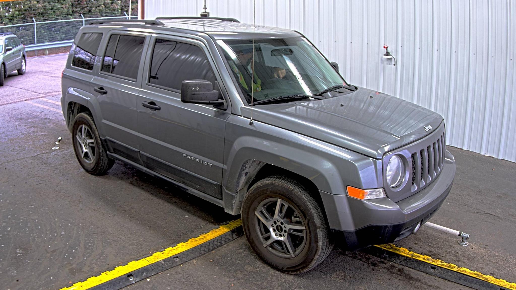 Photo 2 VIN: 1J4NT1GB2BD286613 - JEEP PATRIOT FWD 4C 