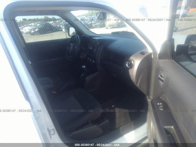 Photo 4 VIN: 1J4NT1GB2BD289558 - JEEP PATRIOT 