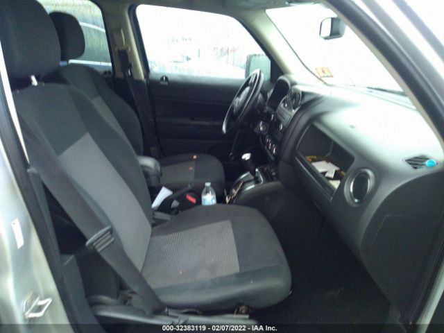 Photo 4 VIN: 1J4NT1GB3BD105874 - JEEP PATRIOT 