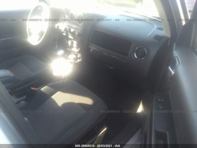 Photo 4 VIN: 1J4NT1GB3BD249697 - JEEP PATRIOT 