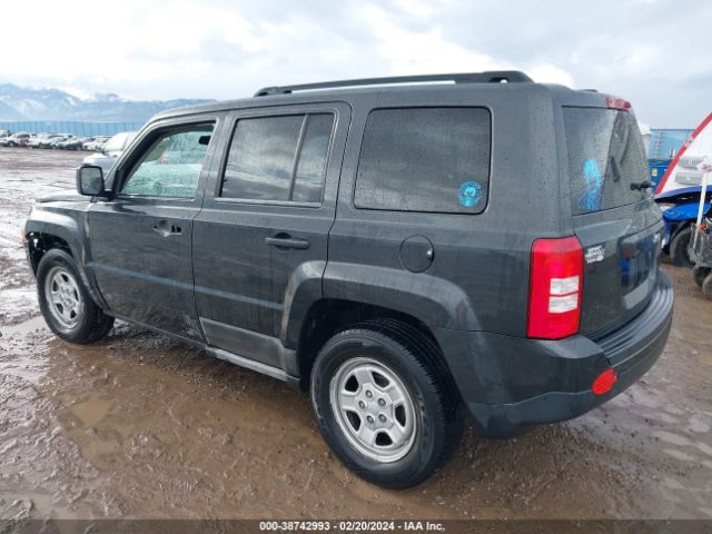 Photo 2 VIN: 1J4NT1GB4BD118696 - JEEP PATRIOT 