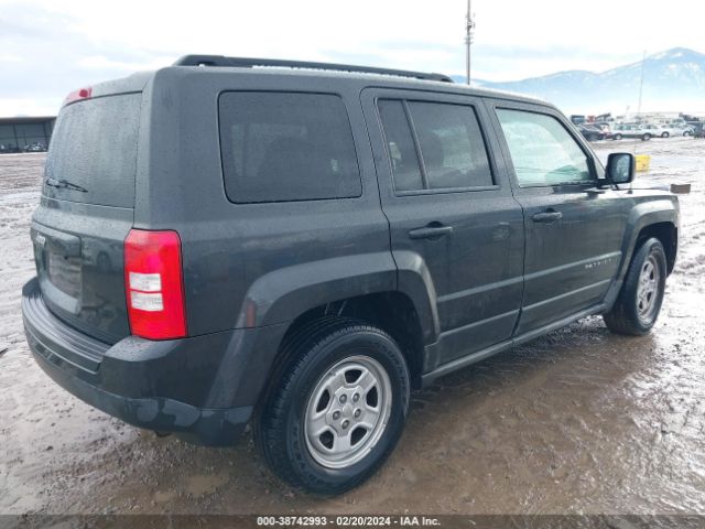 Photo 3 VIN: 1J4NT1GB4BD118696 - JEEP PATRIOT 