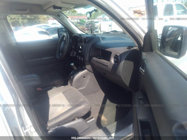 Photo 4 VIN: 1J4NT1GB4BD178154 - JEEP PATRIOT 