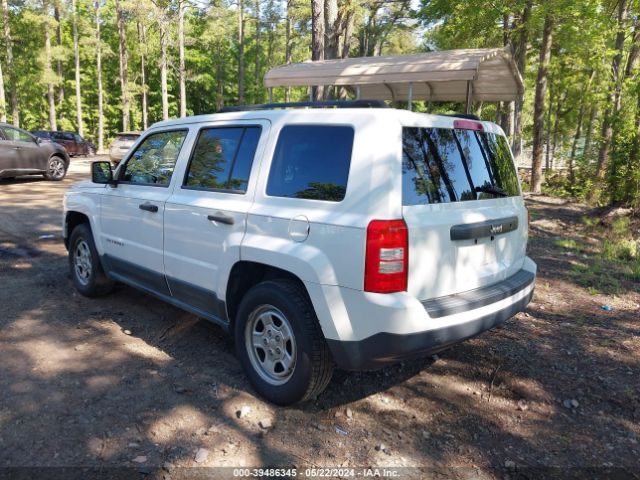 Photo 2 VIN: 1J4NT1GB4BD195326 - JEEP PATRIOT 