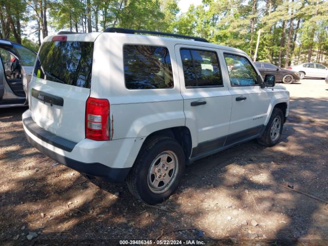 Photo 3 VIN: 1J4NT1GB4BD195326 - JEEP PATRIOT 