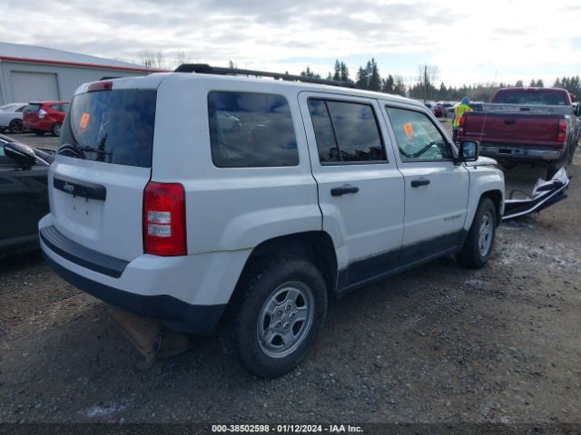 Photo 3 VIN: 1J4NT1GB5BD105844 - JEEP PATRIOT 