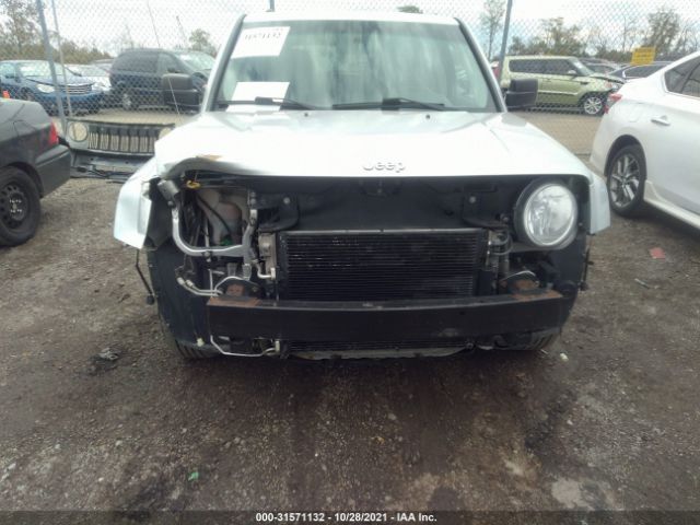 Photo 5 VIN: 1J4NT1GB7AD647168 - JEEP PATRIOT 