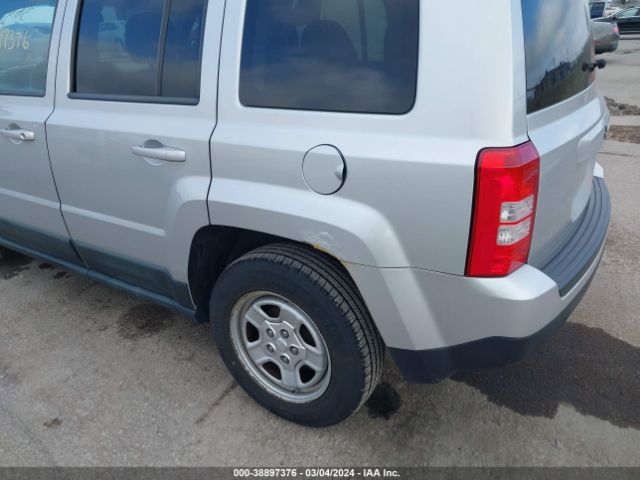 Photo 5 VIN: 1J4NT1GB8BD243359 - JEEP PATRIOT 