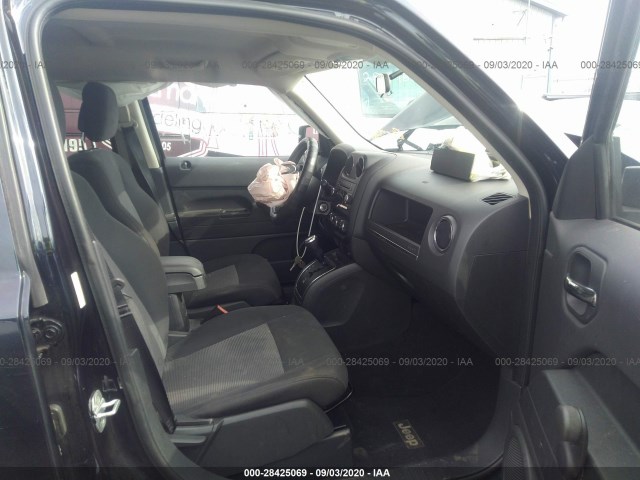 Photo 4 VIN: 1J4NT1GB9BD142752 - JEEP PATRIOT 