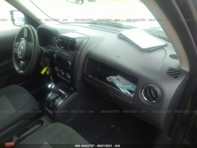 Photo 4 VIN: 1J4NT1GBXBD122879 - JEEP PATRIOT 