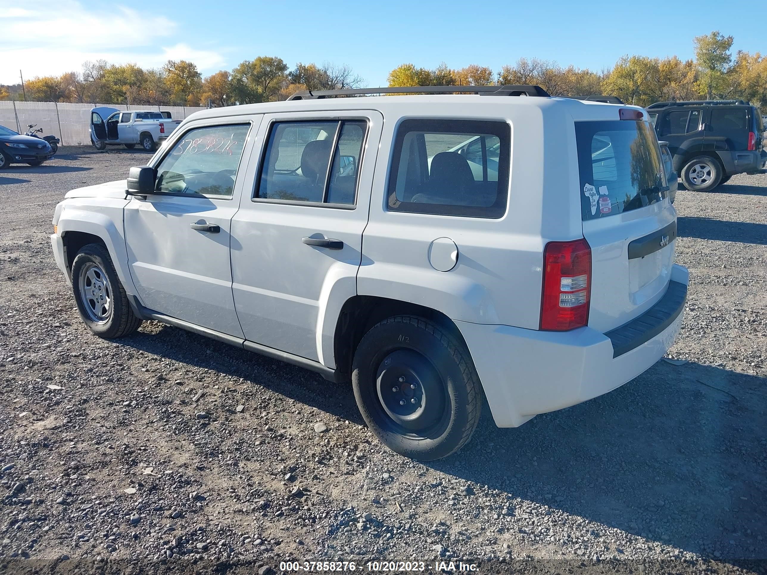 Photo 2 VIN: 1J4NT2GA6AD639558 - JEEP LIBERTY (PATRIOT) 