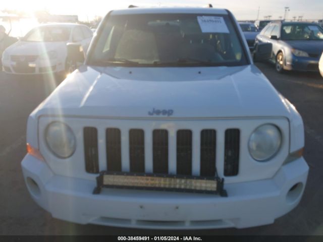 Photo 5 VIN: 1J4NT2GB5AD571214 - JEEP PATRIOT 