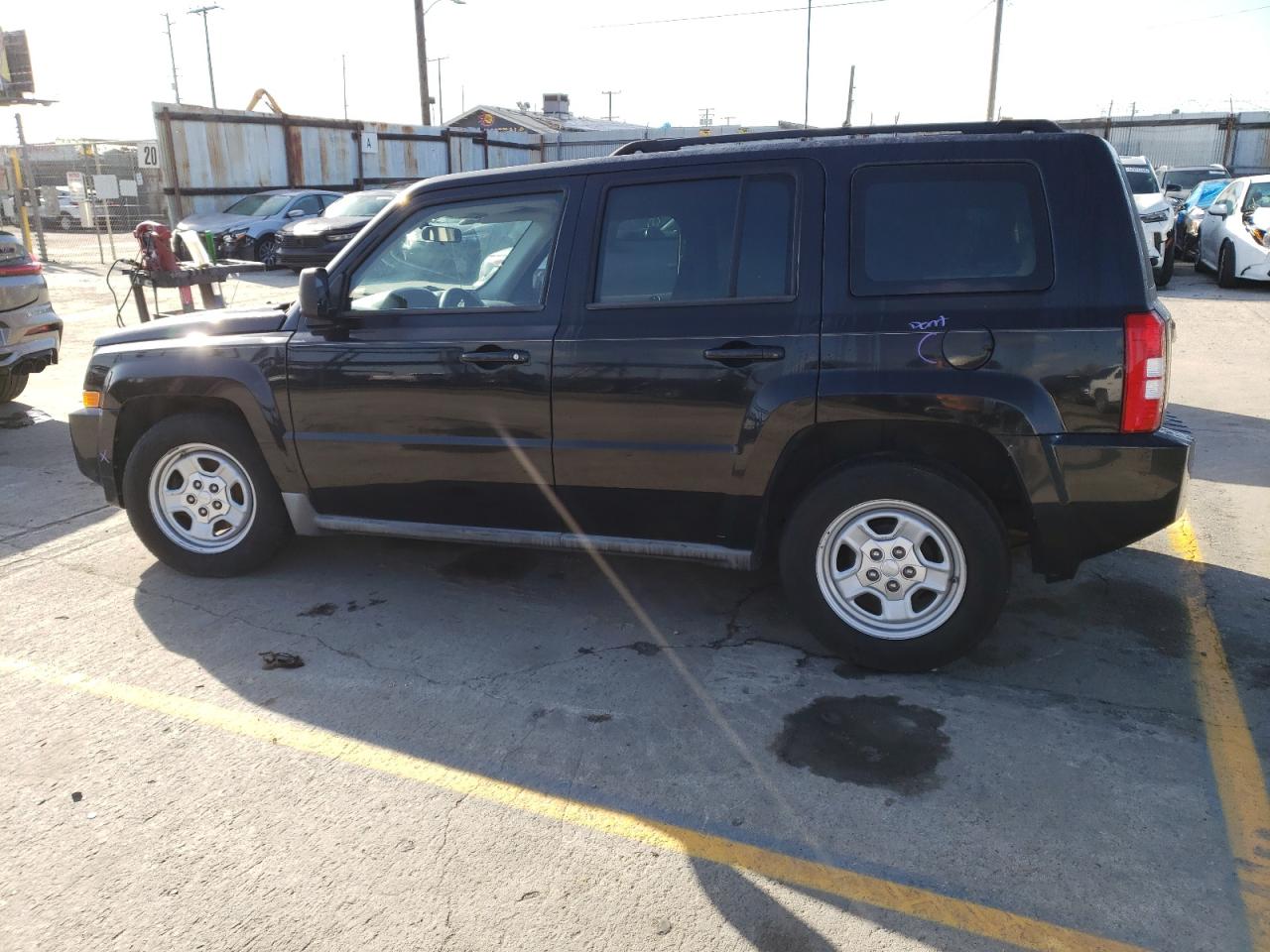 Photo 1 VIN: 1J4NT2GB8AD666334 - JEEP LIBERTY (PATRIOT) 