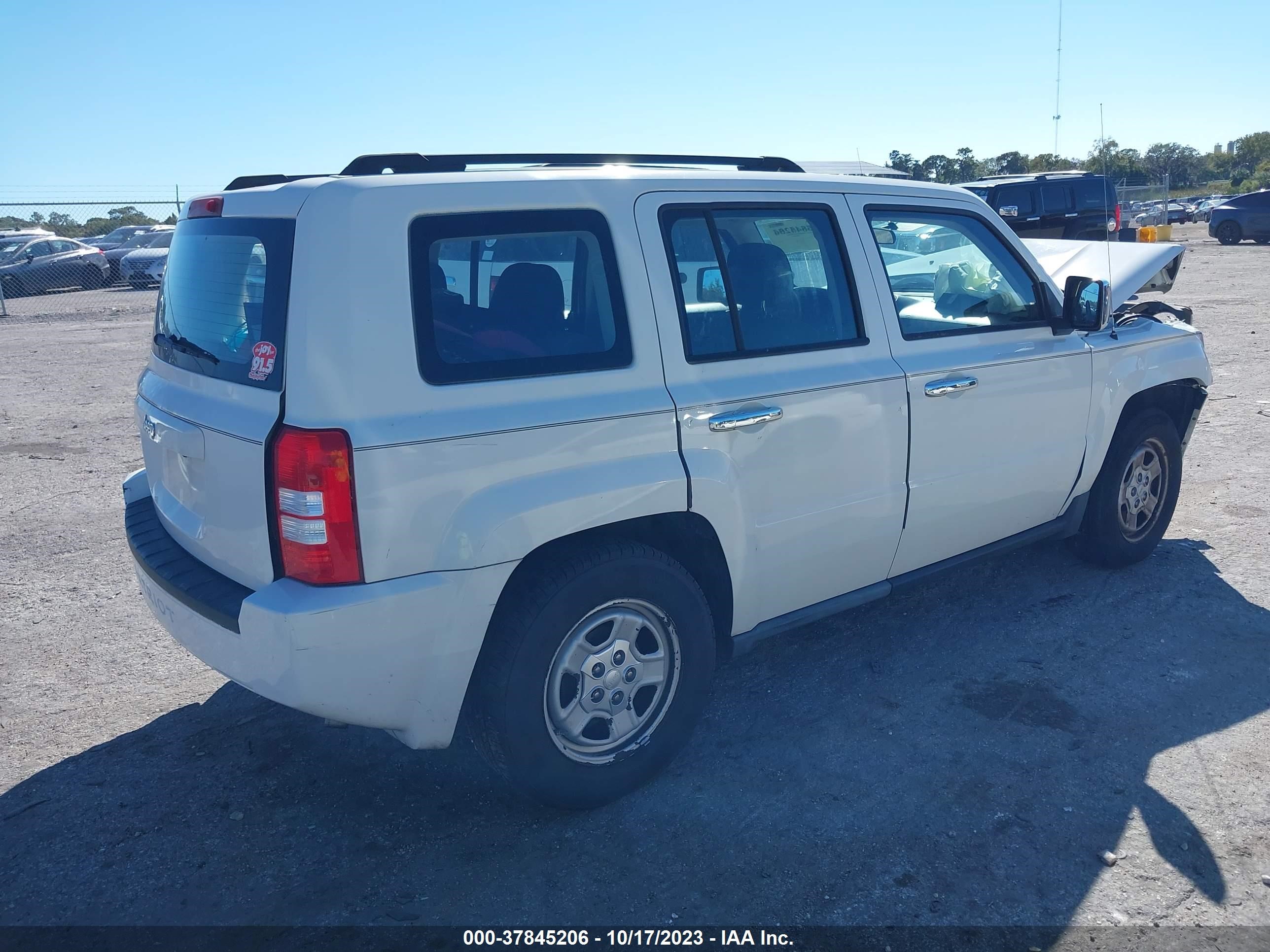 Photo 3 VIN: 1J4NT2GBXAD531517 - JEEP LIBERTY (PATRIOT) 