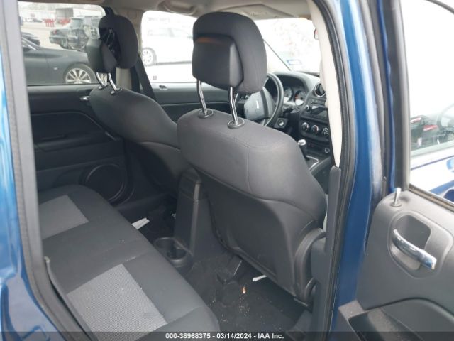 Photo 7 VIN: 1J4NT4FA2AD504803 - JEEP COMPASS 