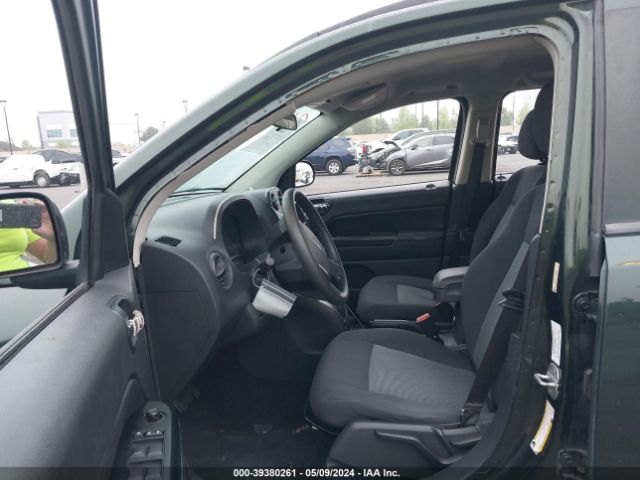 Photo 4 VIN: 1J4NT4FA3AD659263 - JEEP COMPASS 