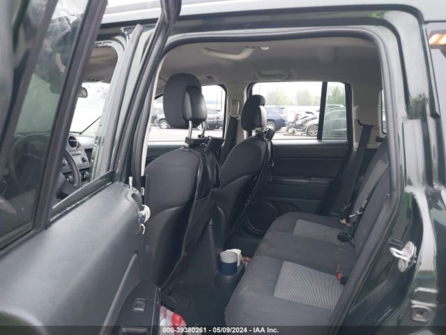 Photo 7 VIN: 1J4NT4FA3AD659263 - JEEP COMPASS 