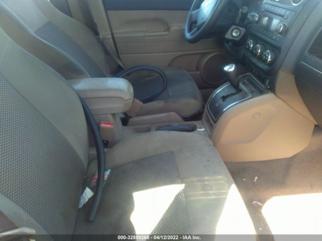 Photo 4 VIN: 1J4NT4FA6AD503170 - JEEP COMPASS 