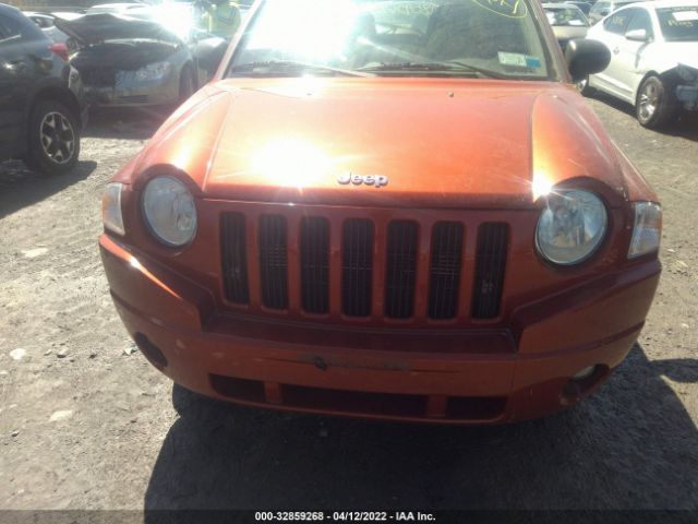 Photo 5 VIN: 1J4NT4FA6AD503170 - JEEP COMPASS 