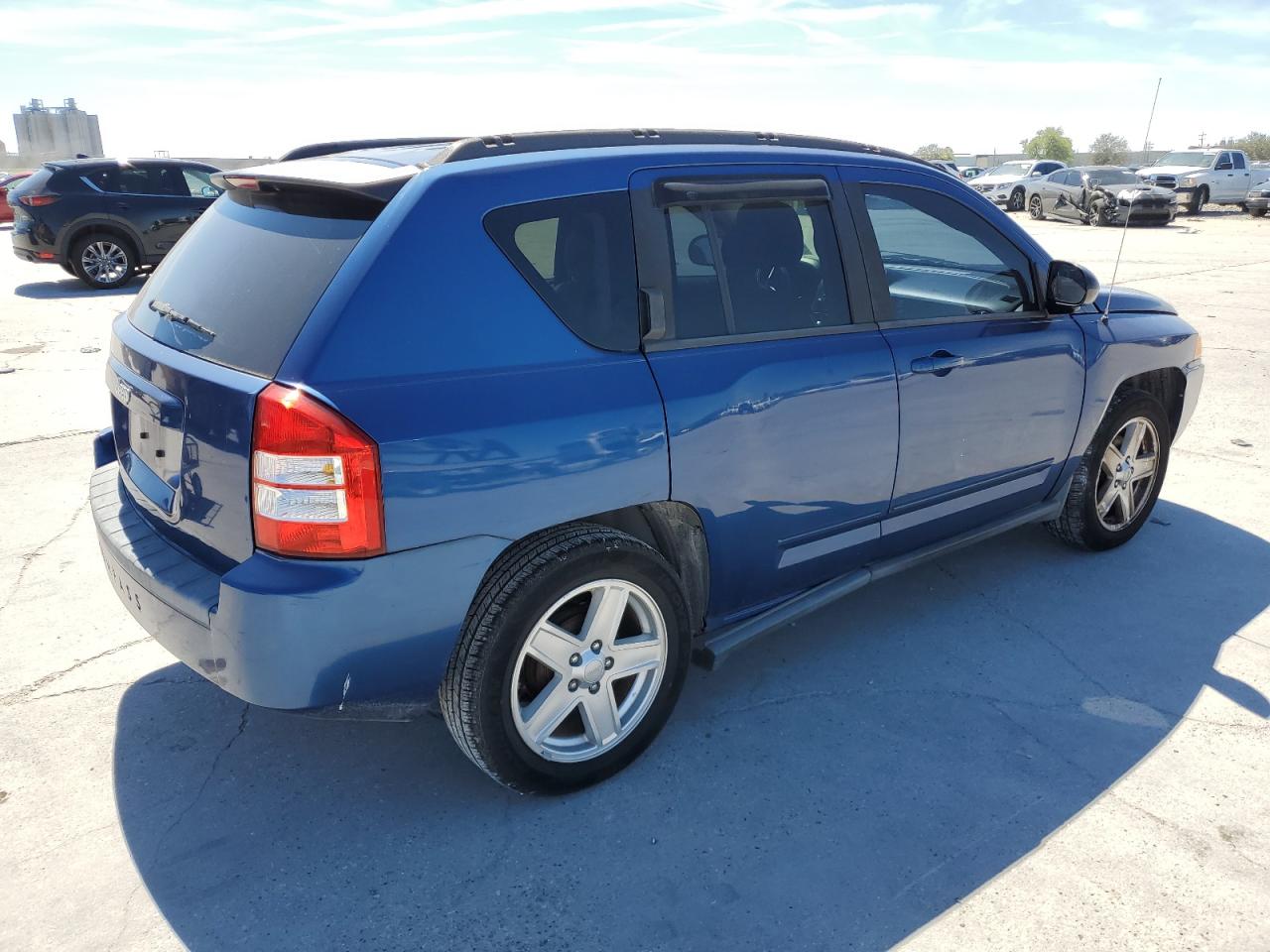 Photo 2 VIN: 1J4NT4FA9AD502921 - JEEP COMPASS 