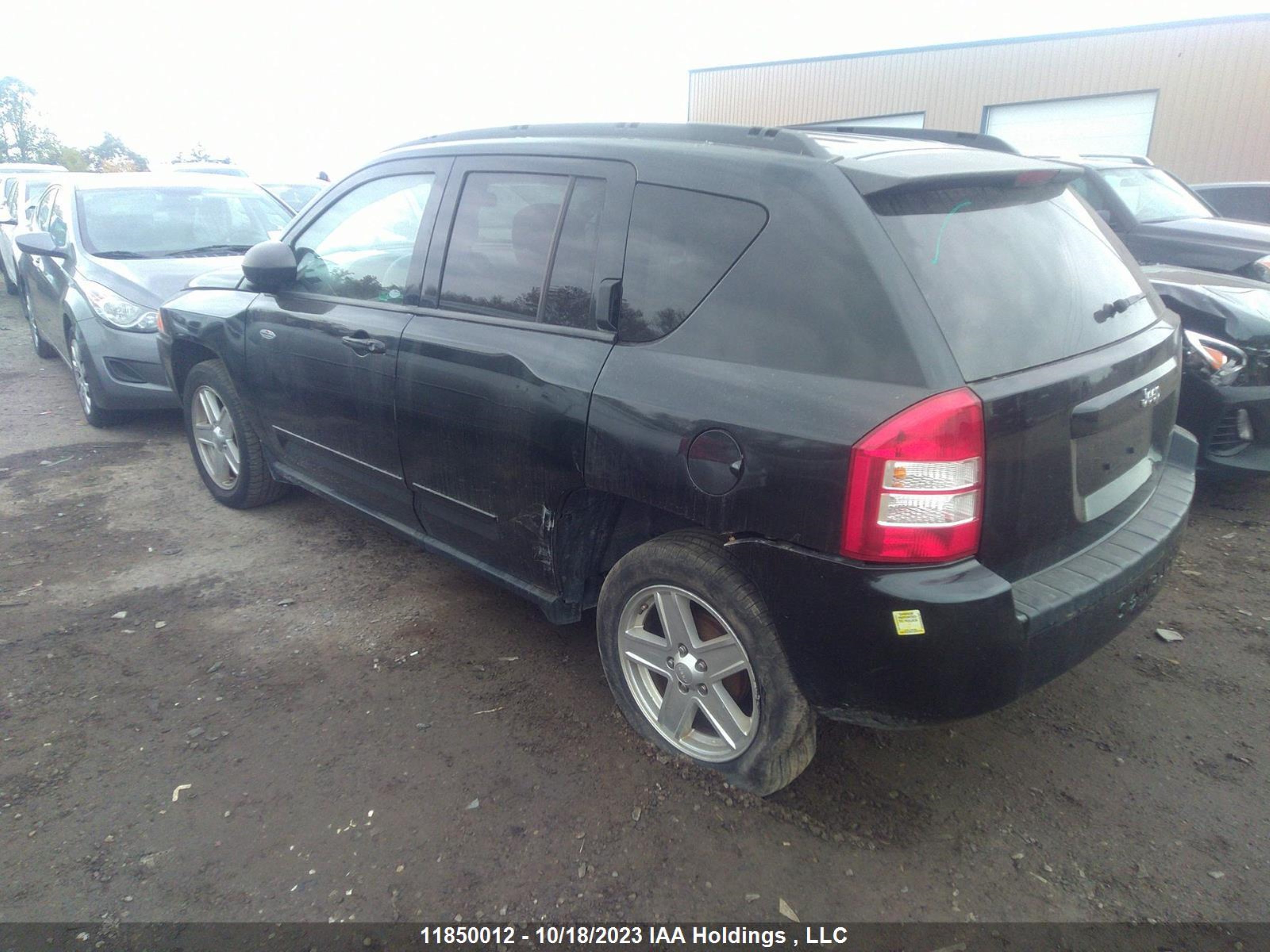 Photo 2 VIN: 1J4NT4FB1AD622768 - JEEP COMPASS 