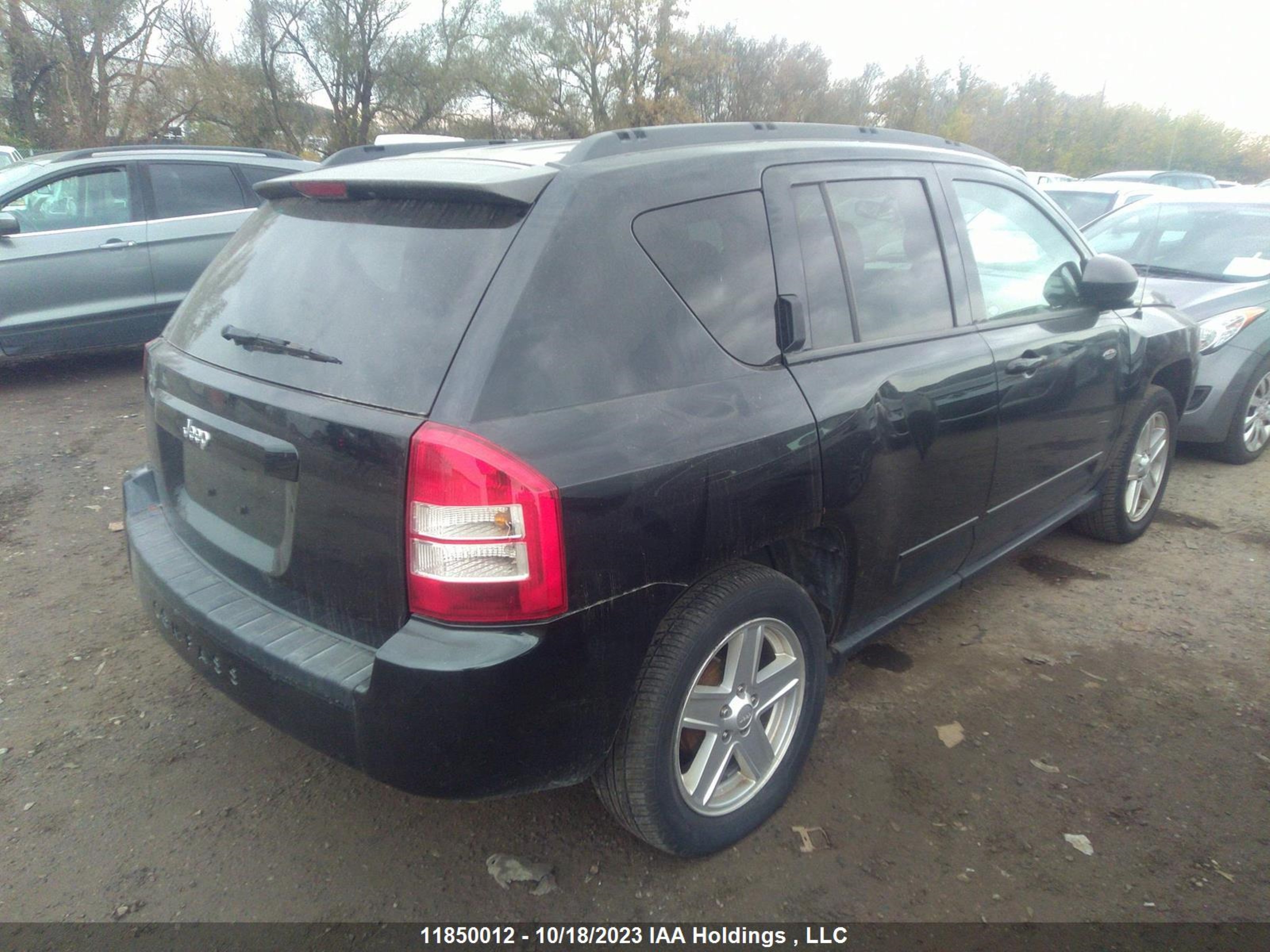 Photo 3 VIN: 1J4NT4FB1AD622768 - JEEP COMPASS 