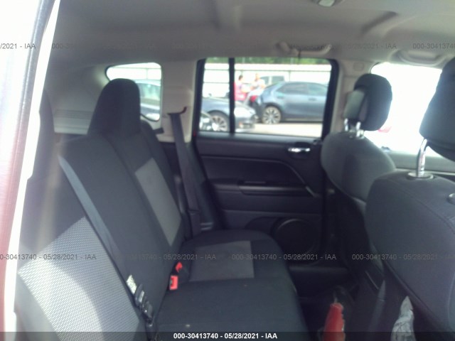 Photo 7 VIN: 1J4NT4FB3AD611982 - JEEP COMPASS 