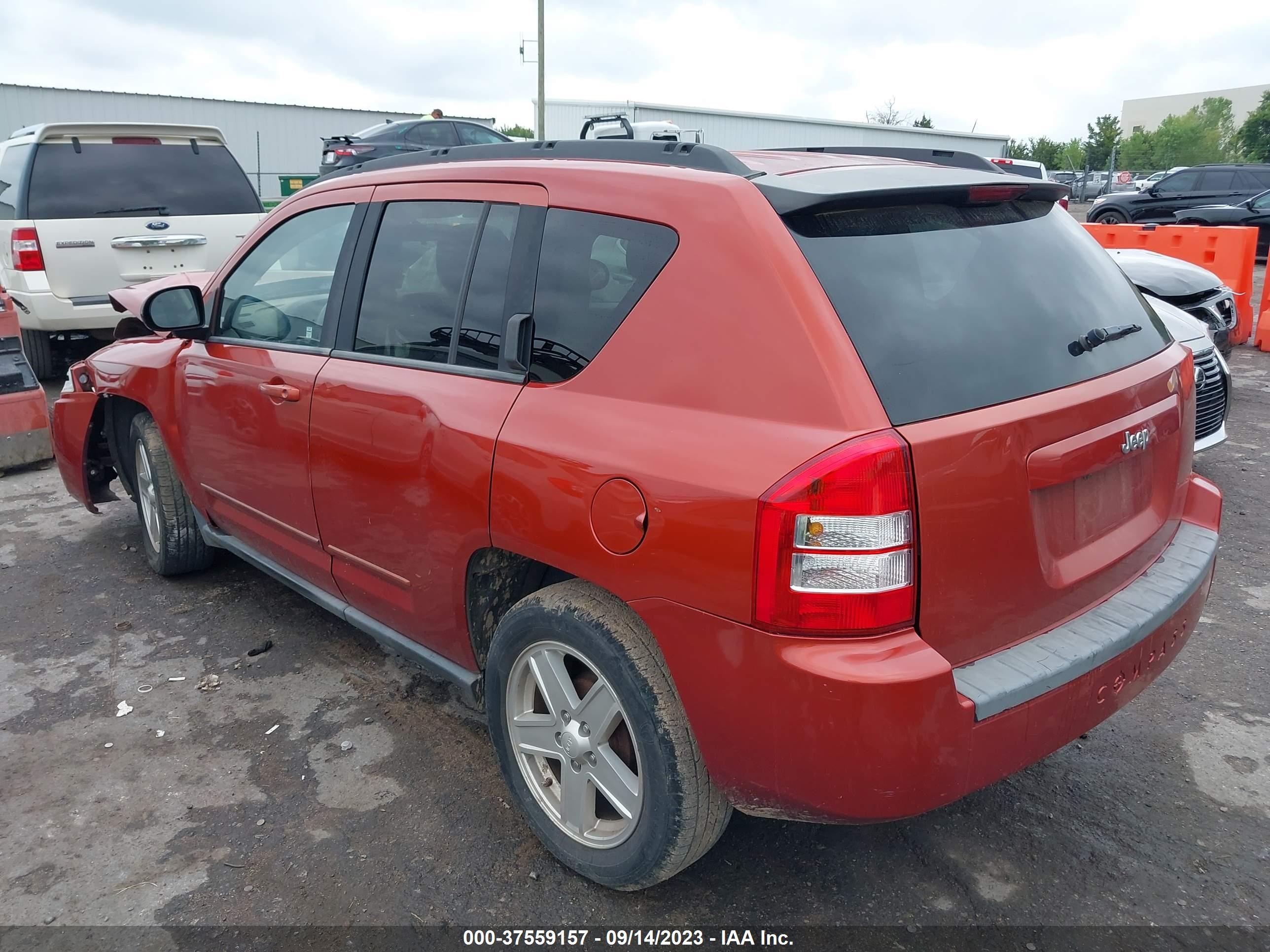 Photo 2 VIN: 1J4NT4FB7AD560437 - JEEP COMPASS 