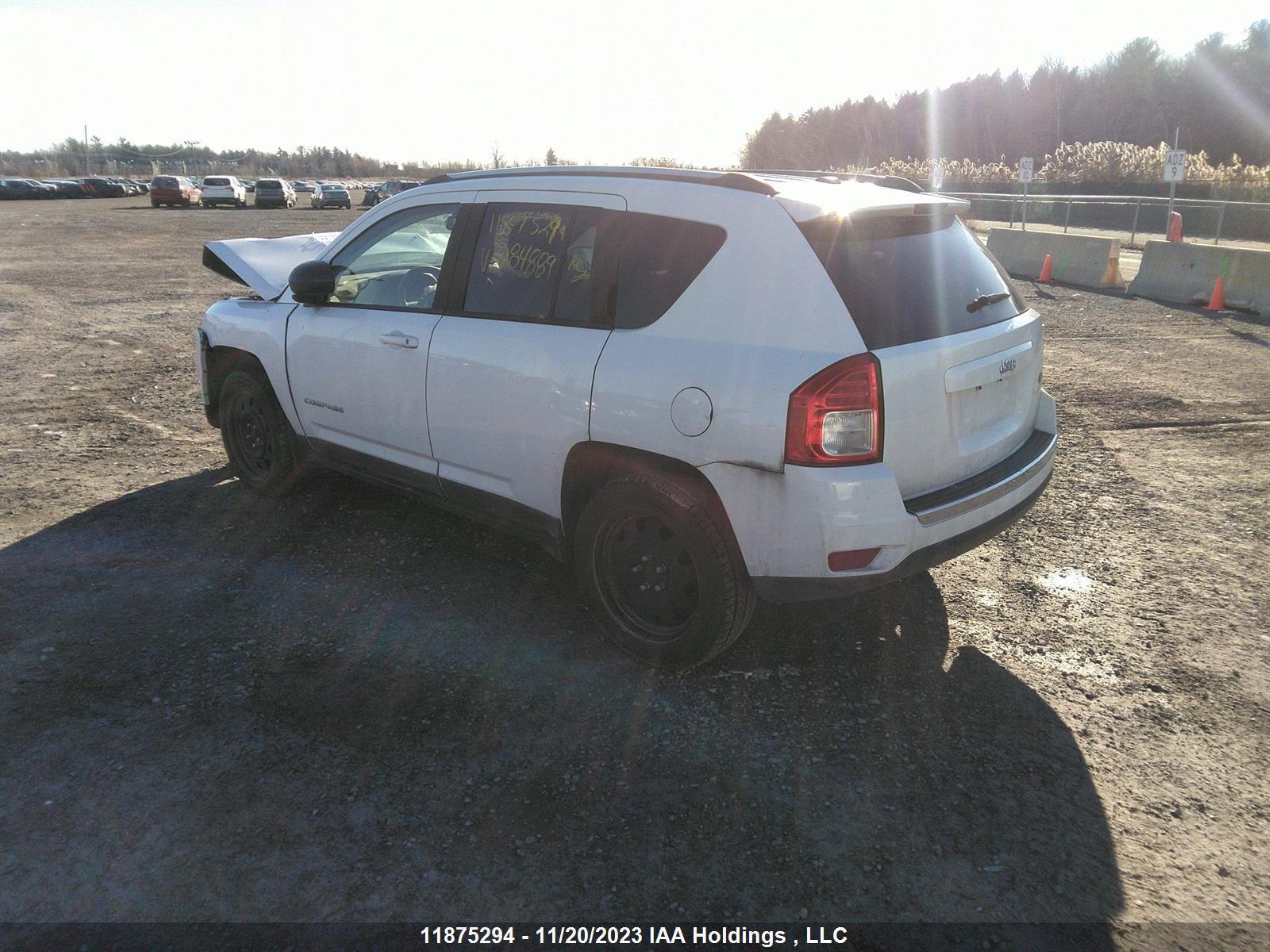 Photo 2 VIN: 1J4NT4FB7BD284889 - JEEP COMPASS 