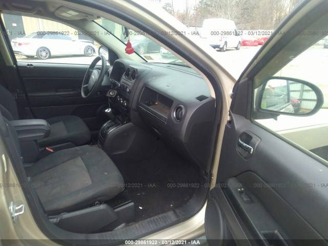 Photo 4 VIN: 1J4NT4FB9AD582021 - JEEP COMPASS 