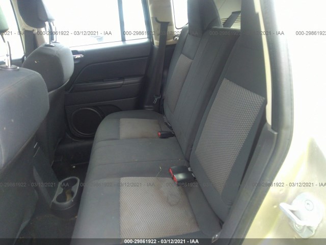 Photo 7 VIN: 1J4NT4FB9AD582021 - JEEP COMPASS 