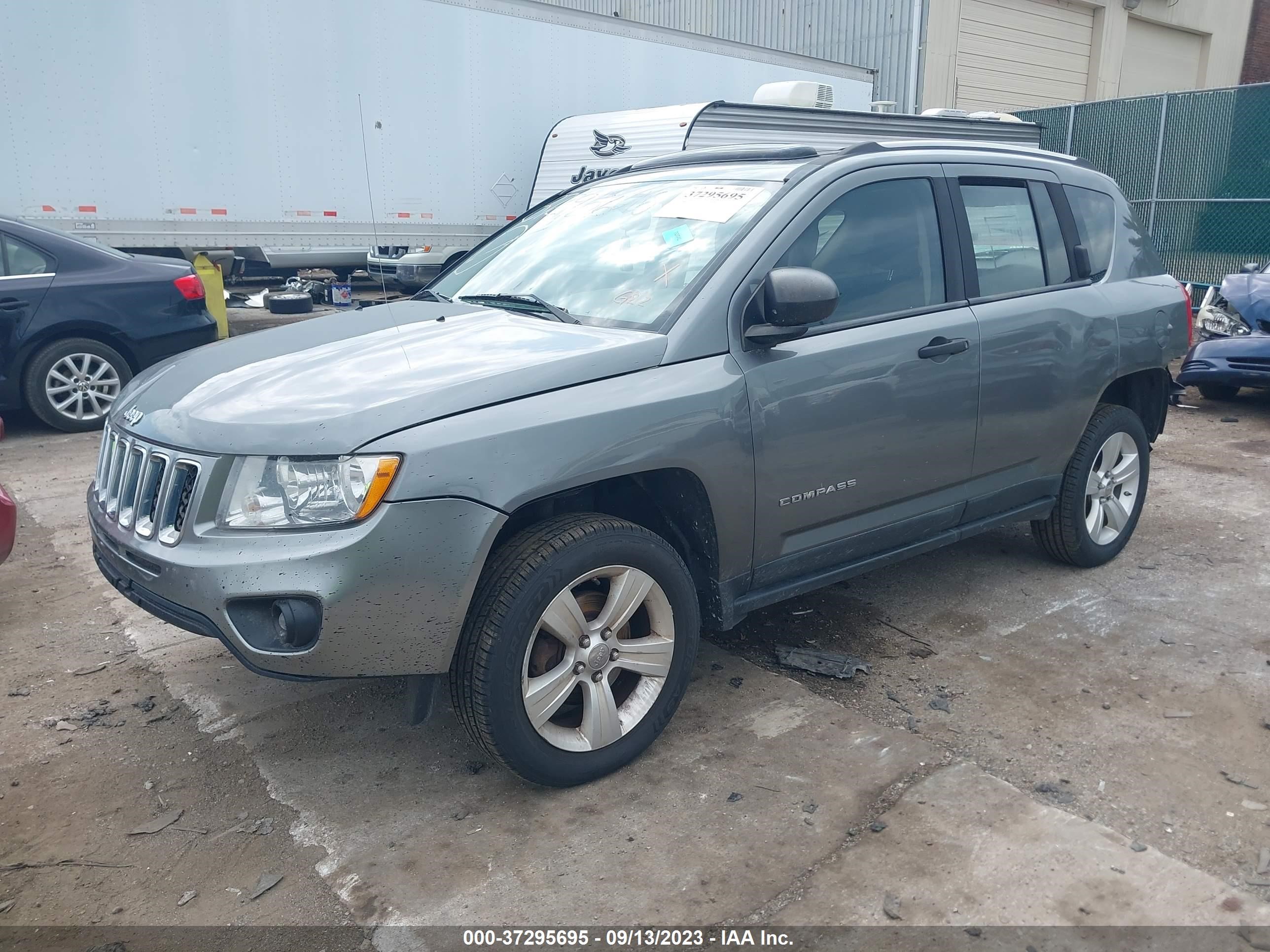 Photo 1 VIN: 1J4NT4FB9BD266927 - JEEP COMPASS 