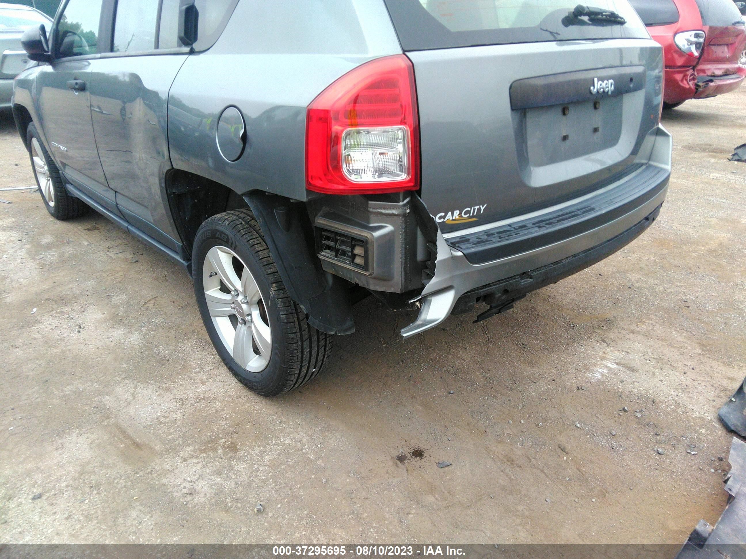 Photo 5 VIN: 1J4NT4FB9BD266927 - JEEP COMPASS 