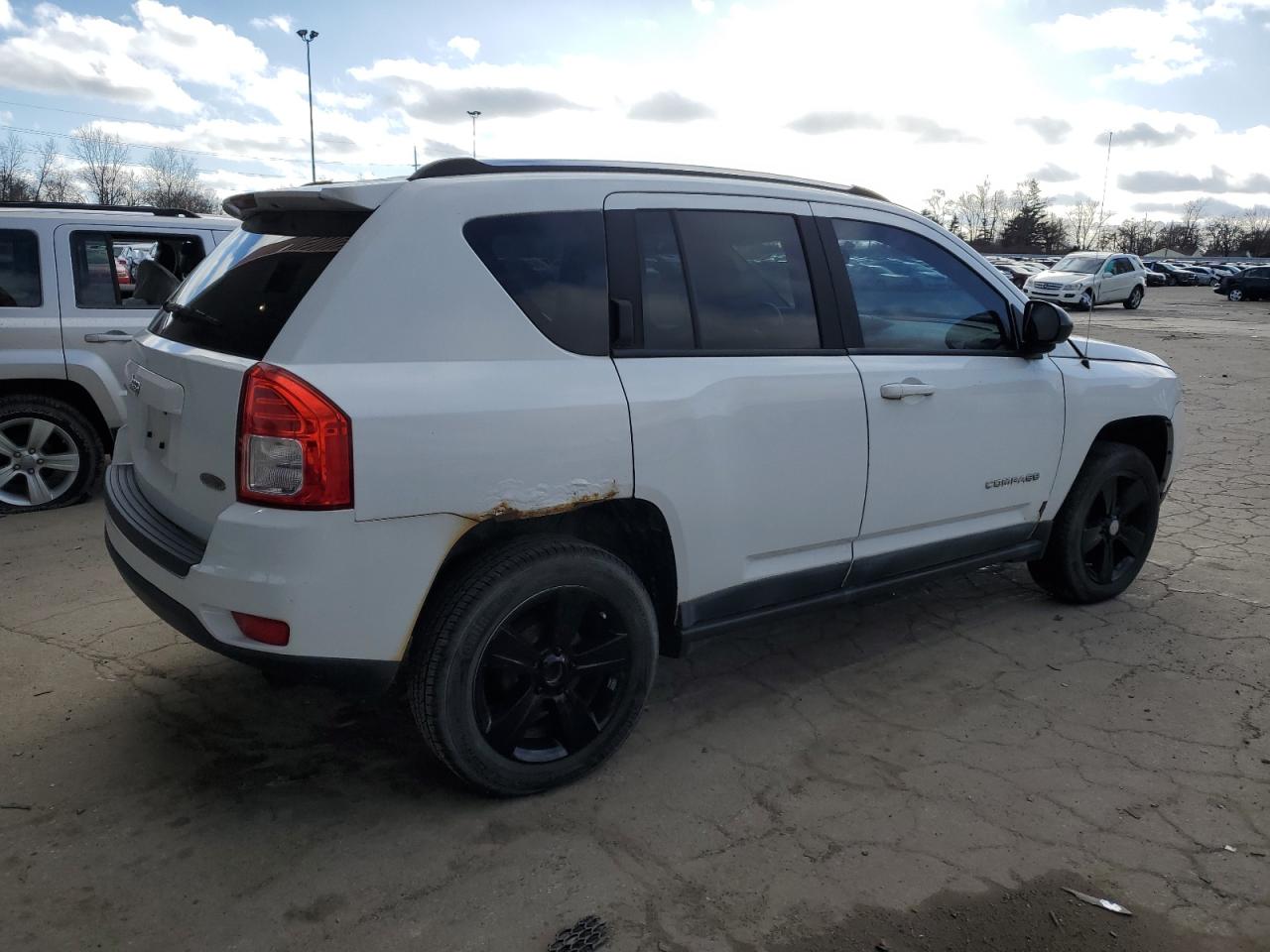 Photo 2 VIN: 1J4NT4FB9BD283890 - JEEP COMPASS 