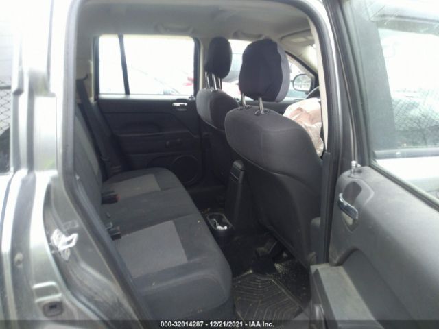 Photo 7 VIN: 1J4NT4FB9BD284327 - JEEP COMPASS 