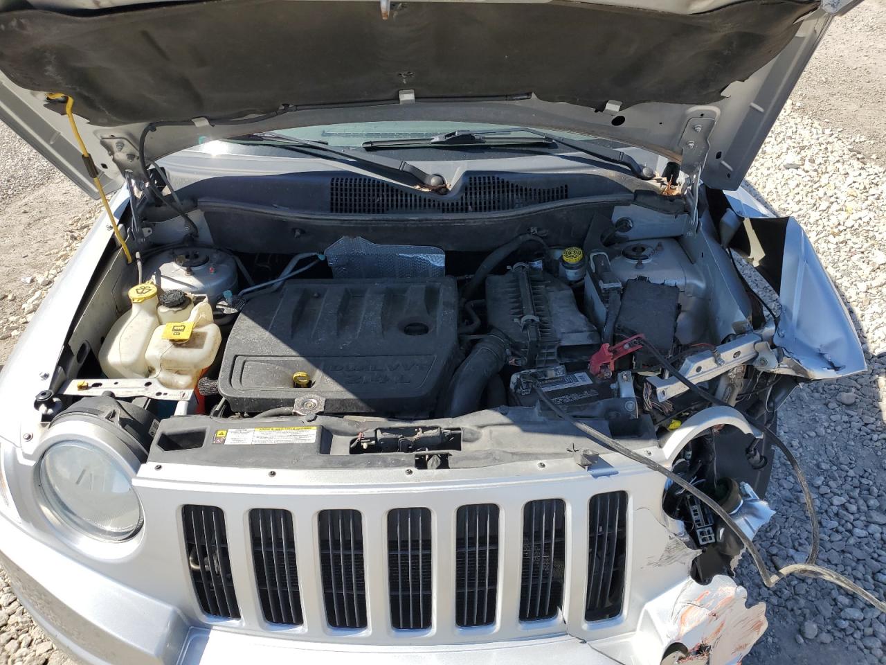 Photo 10 VIN: 1J4NT4FBXAD506887 - JEEP COMPASS 