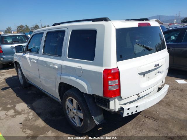 Photo 2 VIN: 1J4NT4GB0AD615146 - JEEP PATRIOT 