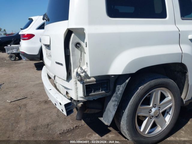 Photo 5 VIN: 1J4NT4GB0AD615146 - JEEP PATRIOT 